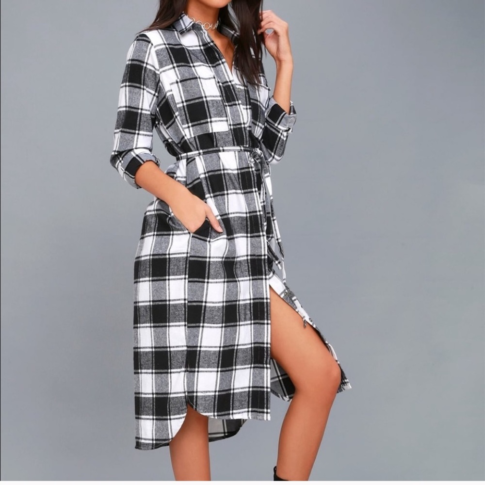 Lulus Flannel Midi NWOT